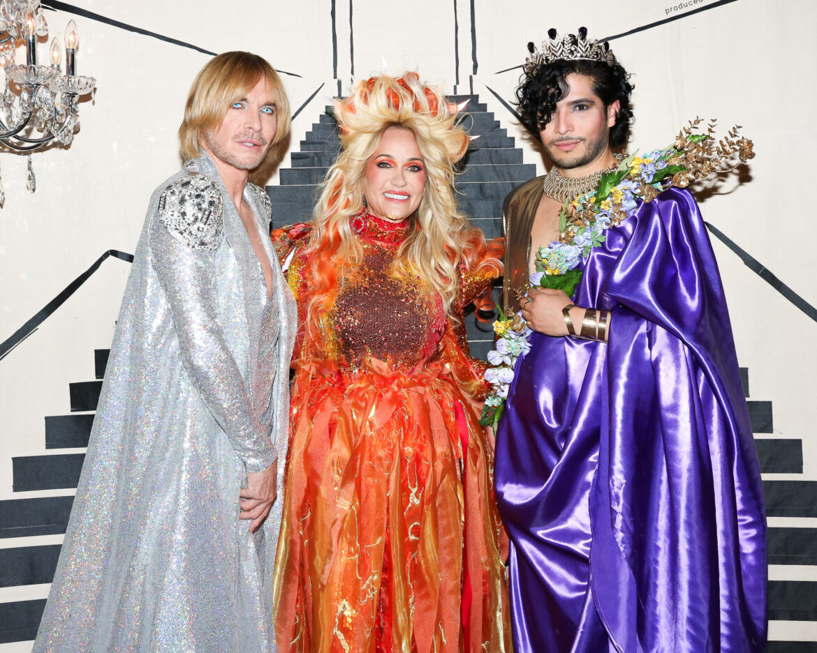 Leesa and Larry’s Masquerade Ball Midnight at the Met