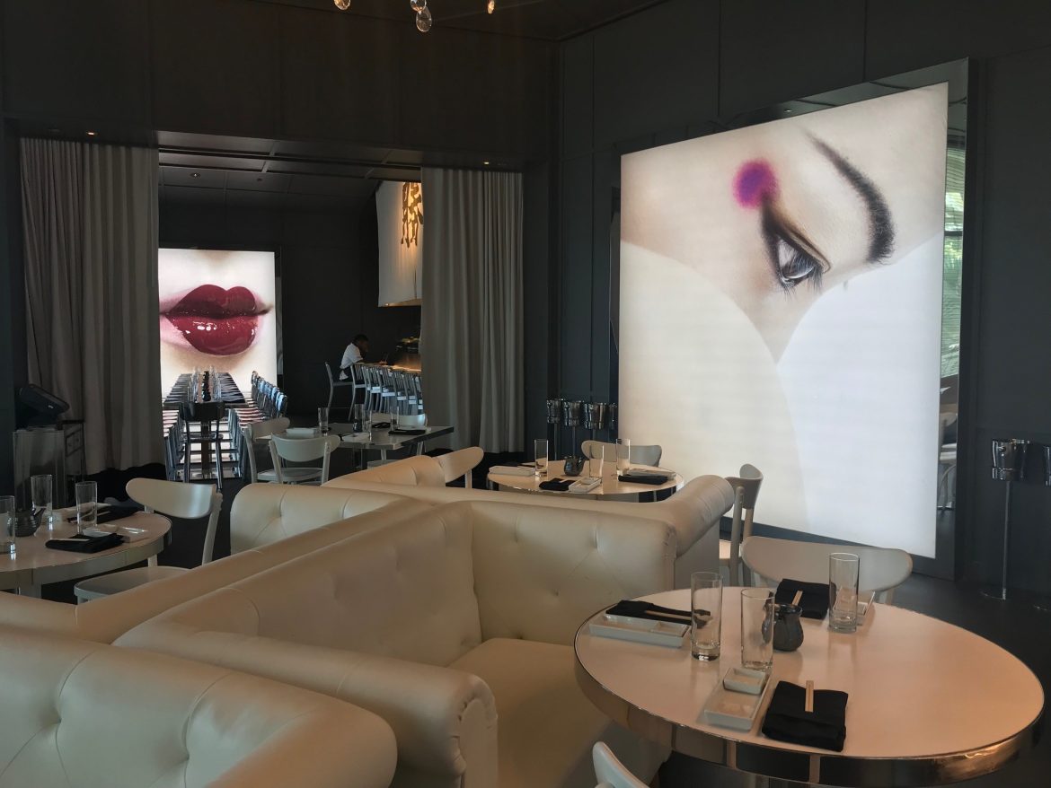 ROBOTO AND CHANDELIER